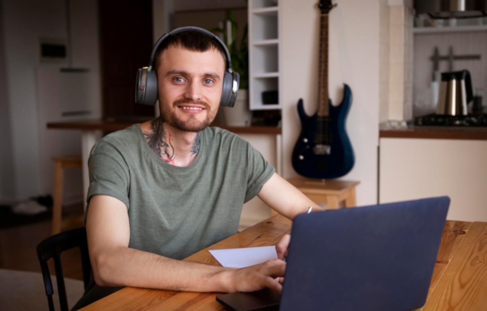 Teilnehmende bei praktischer Sparplan-Analyse